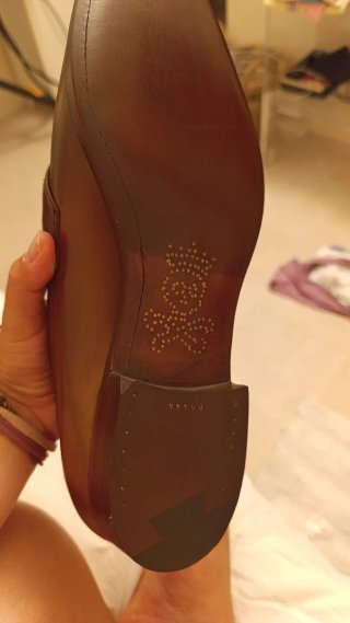 Zapatos de lujo ingleses marrones nuevos