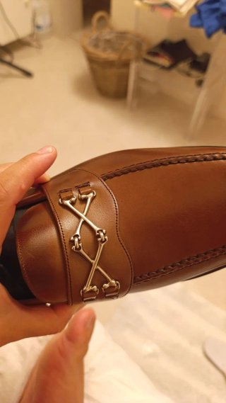 Zapatos de lujo ingleses marrones nuevos