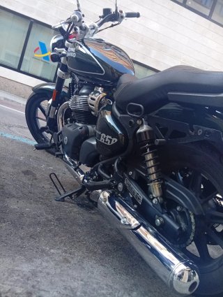 Royal Enfield Super Meteor 650 9000 km