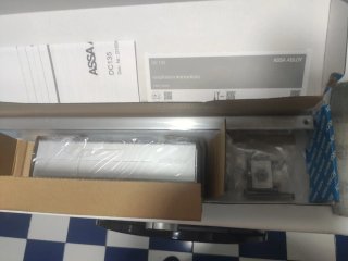 Cierre de puerta ASSA ABLOY DC135 Talla 3