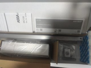 Cierre de puerta ASSA ABLOY DC135 Talla 3