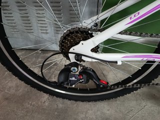 Bicicleta Kross Lea 1.0 Blanca y Morada