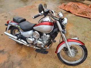 Daelim Daystar VL 125 Fi Roja y Plata