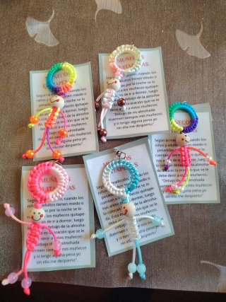 Pulseras echas a mano