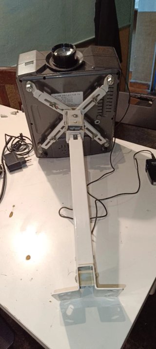 Proyector HDMI + Soporte Techo + Pantalla Eléctric