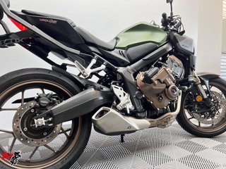 HONDA CB 650 R E-CLUTCH 2025 4886 kms.