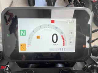 HONDA CB 650 R E-CLUTCH 2025 4886 kms.