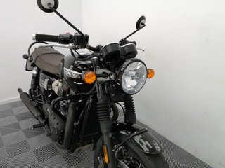 TRIUMPH BONNEVILLE T120 BLACK 2020 33213 kms.