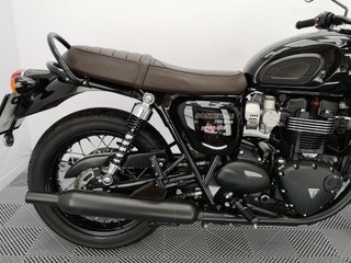 TRIUMPH BONNEVILLE T120 BLACK 2020 33213 kms.