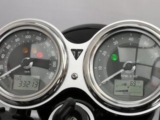 TRIUMPH BONNEVILLE T120 BLACK 2020 33213 kms.
