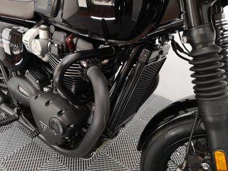 TRIUMPH BONNEVILLE T120 BLACK 2020 33213 kms.