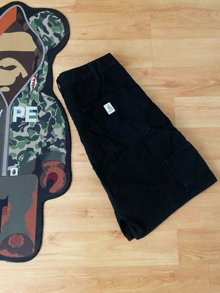 Vaqueros Carhartt Negros + Calcetines Supreme