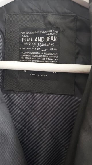 Cazadora Pull&Bear Negra Talla M  Negra.