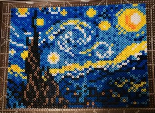 Cuadro Noche estrellada de Van Gogh hama beads