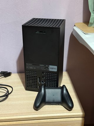 Xbox Series X con Mando y Caja