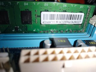 Placa Base Gigabyte GA-D425TUD + 4GB DDR3