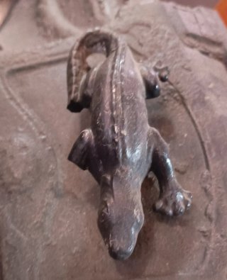 Estufa Salamandra antigua de hierro fundido (71x60