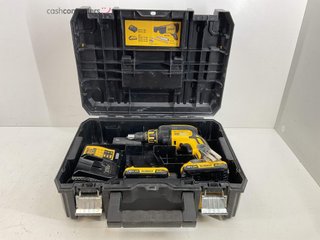 atornillador a bateria dewalt dcf620d2
