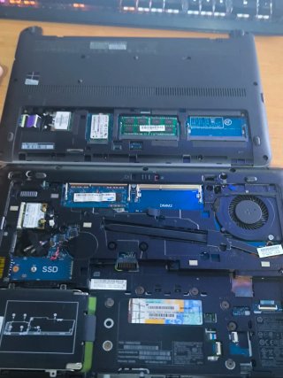 2 HP portatili con schermo rotto senza batteria