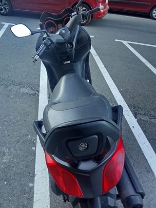 Yamaha Xmax 125cc Maxi Scooter Negra