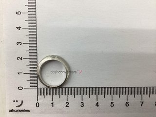 anillo oro 18k con piedra con diamante