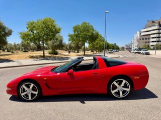 CORVETTE “50” Aniversario 5.7 V8 NACIONAL 2004
