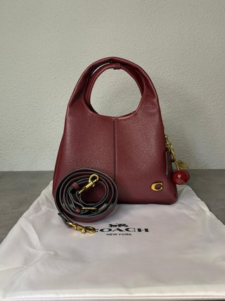 Bolso Coach Piel Borgoña con Abalorio Cereza