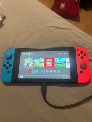 Nintendo Switch Azul/Rojo + Accesorios