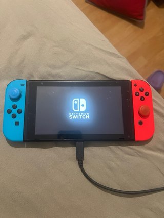 Nintendo Switch Azul/Rojo + Accesorios