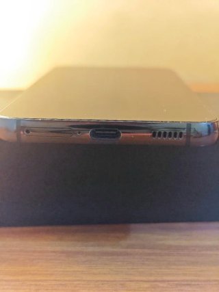 Samsung Galaxy S22 5G (128GB) Nero in ottime condizioni (10/10)