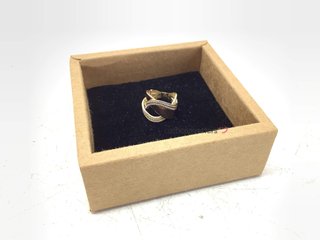 anillo oro 18k con piedra con circonita