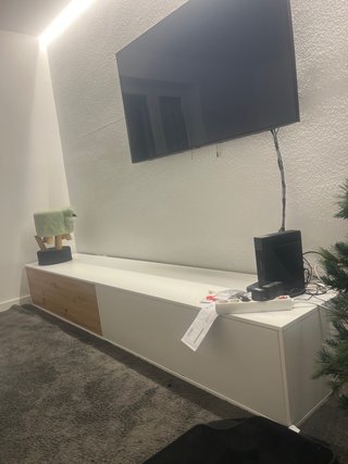 Mueble salón blanco y madera