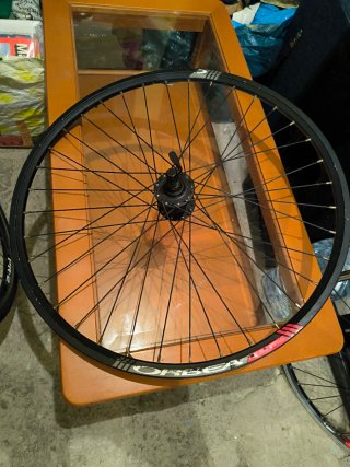 2 Ruedas MTB 26 + 4 Cubiertas