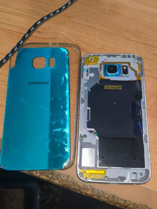 2 Samsung S6 (batería a cambiar, 1 conector falla)