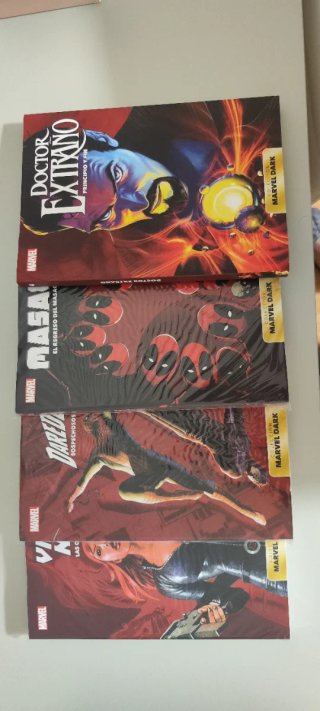Lote 10 comics Marvel Dark