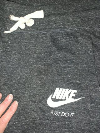 Pantalones Nike grises/negros talla S nuevos