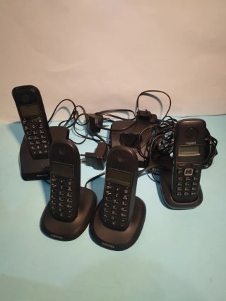 Lote 3 Teléfonos Inalámbricos Motorola y Gigaset
