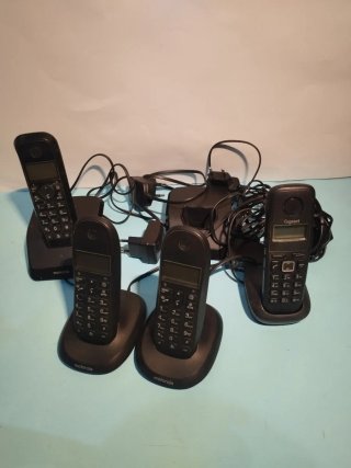 Lote 3 Teléfonos Inalámbricos Motorola y Gigaset