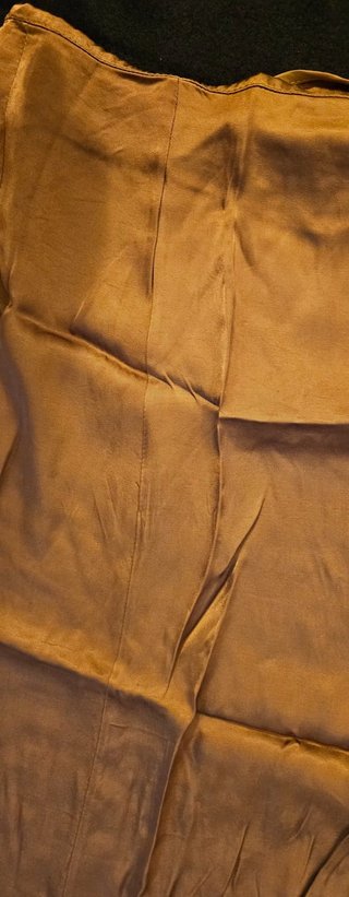 Falda midi satén marrón Stradivarius T-M