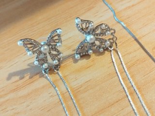 Conjunto bisutería: collar, pendientes, anillos