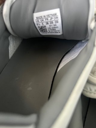 Zapatillas Puma Blancas y Grises