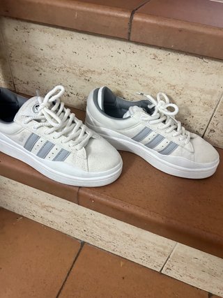 Zapatillas Puma Blancas y Grises