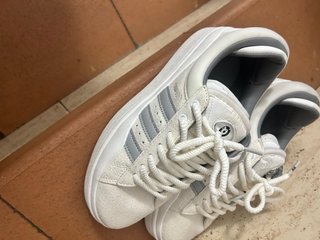 Zapatillas Puma Blancas y Grises