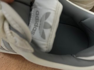 Zapatillas Puma Blancas y Grises