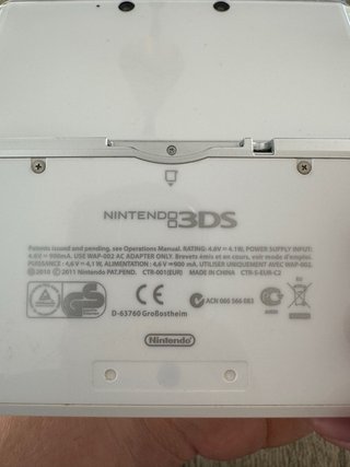 Nintendo 3DS Blanca con Juegos y Accesorios