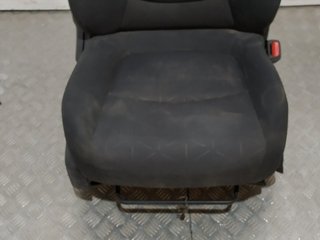 ASIENTO DELANTERO DERECHO A25A