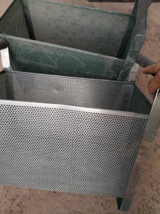 2 Cestas Metálicas Verdes con Asas