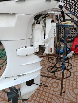 Motor fueraborda Honda 50 CV . carburación