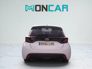 TOYOTA YARIS 1.5 120H Business Plus