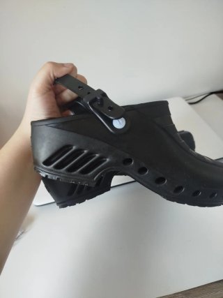 Zuecos negros Talla 38, Nuevos sin estrenar